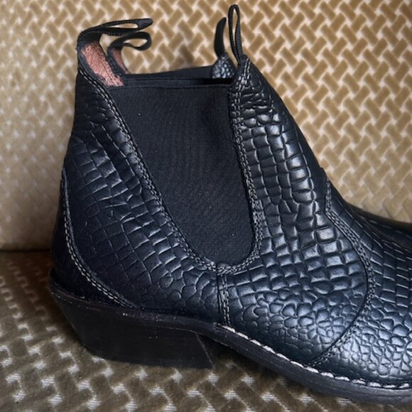 Free People Women's Slick Black Leather Croc Design Beau Western Boots NEW - Picture 5 of 16